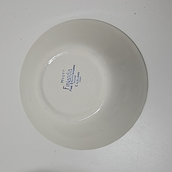 4 Myott Finlandia 6 3/8 in. Berry / Dessert Bowls EXCELLENT CONDITION - Picture 3 of 3